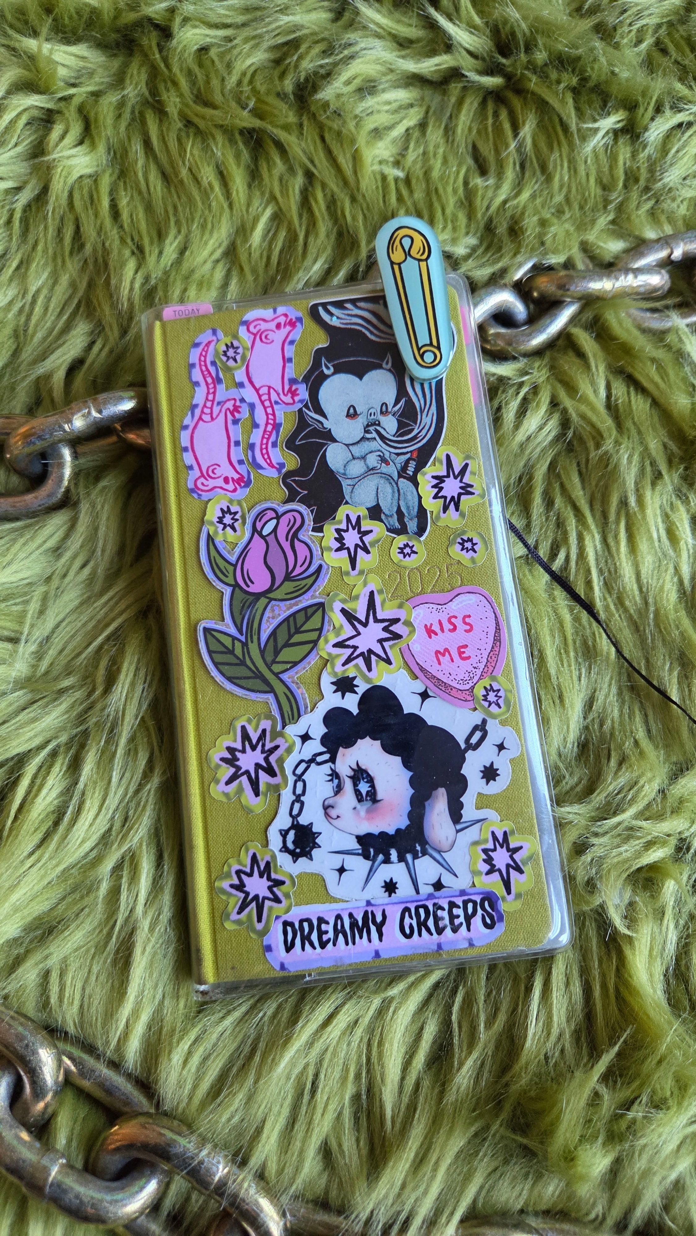 safety pin hair clip